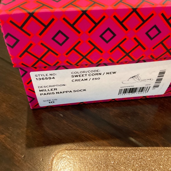 Tory Burch Miller Sandals in SWEET CORN / NEW CREAM ,BNIB,MSRP$198 - Picture 6 of 6